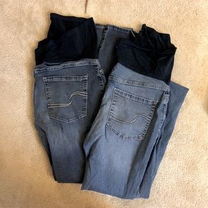 Levi Strauss maternity skinny jeans. Size small.